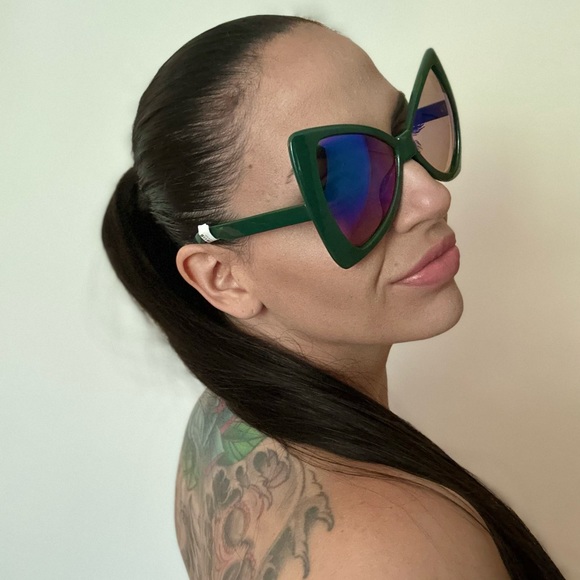 iB Retro Oversized Bow Sunglasses - Picture 3 of 9